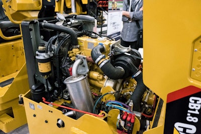 Cat Cb1 8 Utility Compactor 3 Of 5