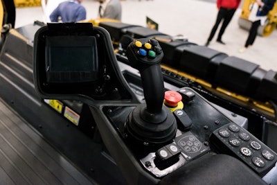 Cat Cb13 Roller 6 Of 7