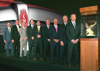 Kenworth presents its 2017 Dealer of Year Award to MHC Kenworth – Colorado