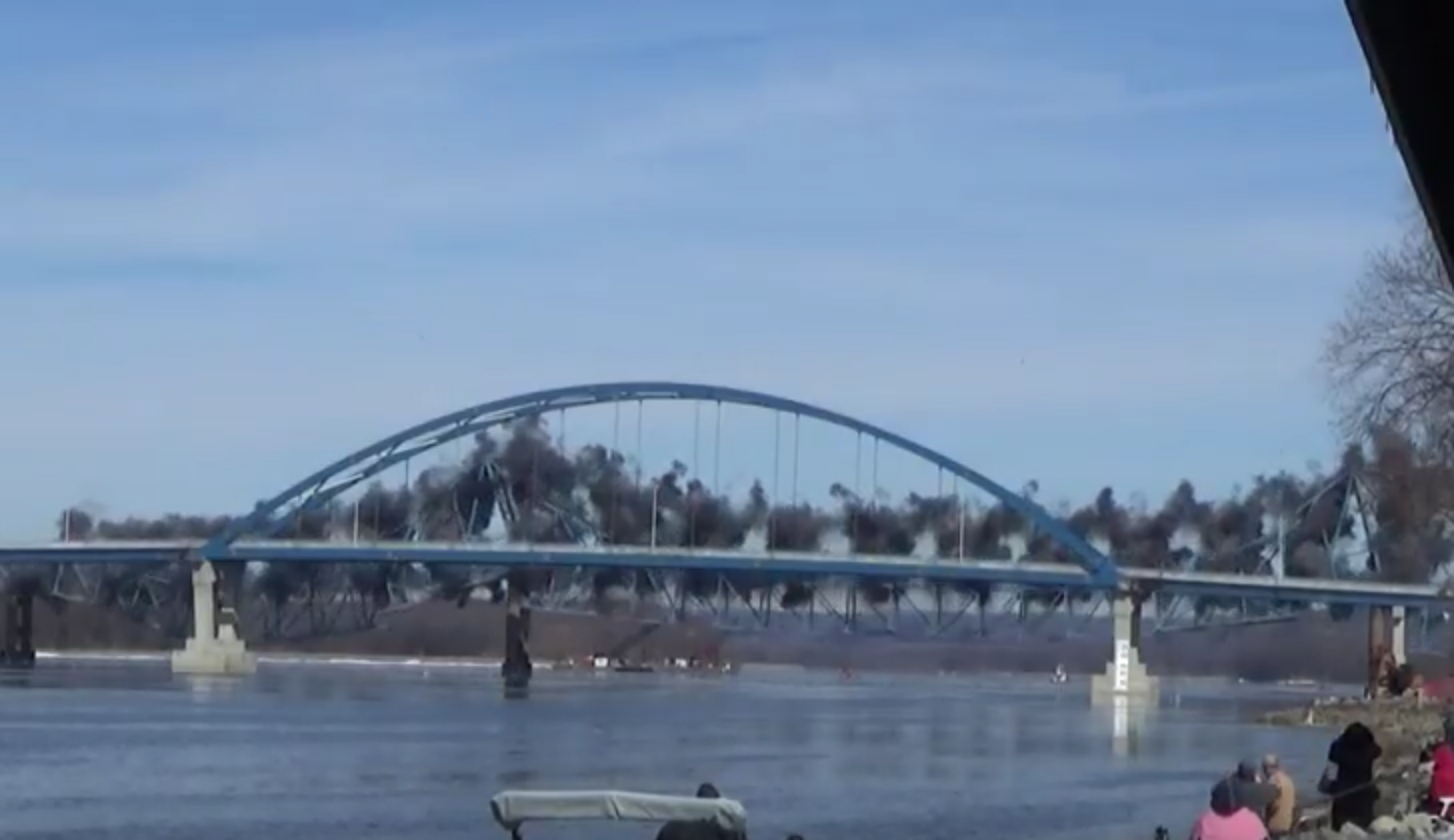 Screenshot-2018-3-13 (1) Savanna Bridge Explosion &ndash; YouTube