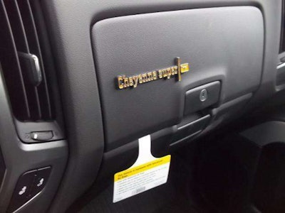 Super 10 Logo Interior