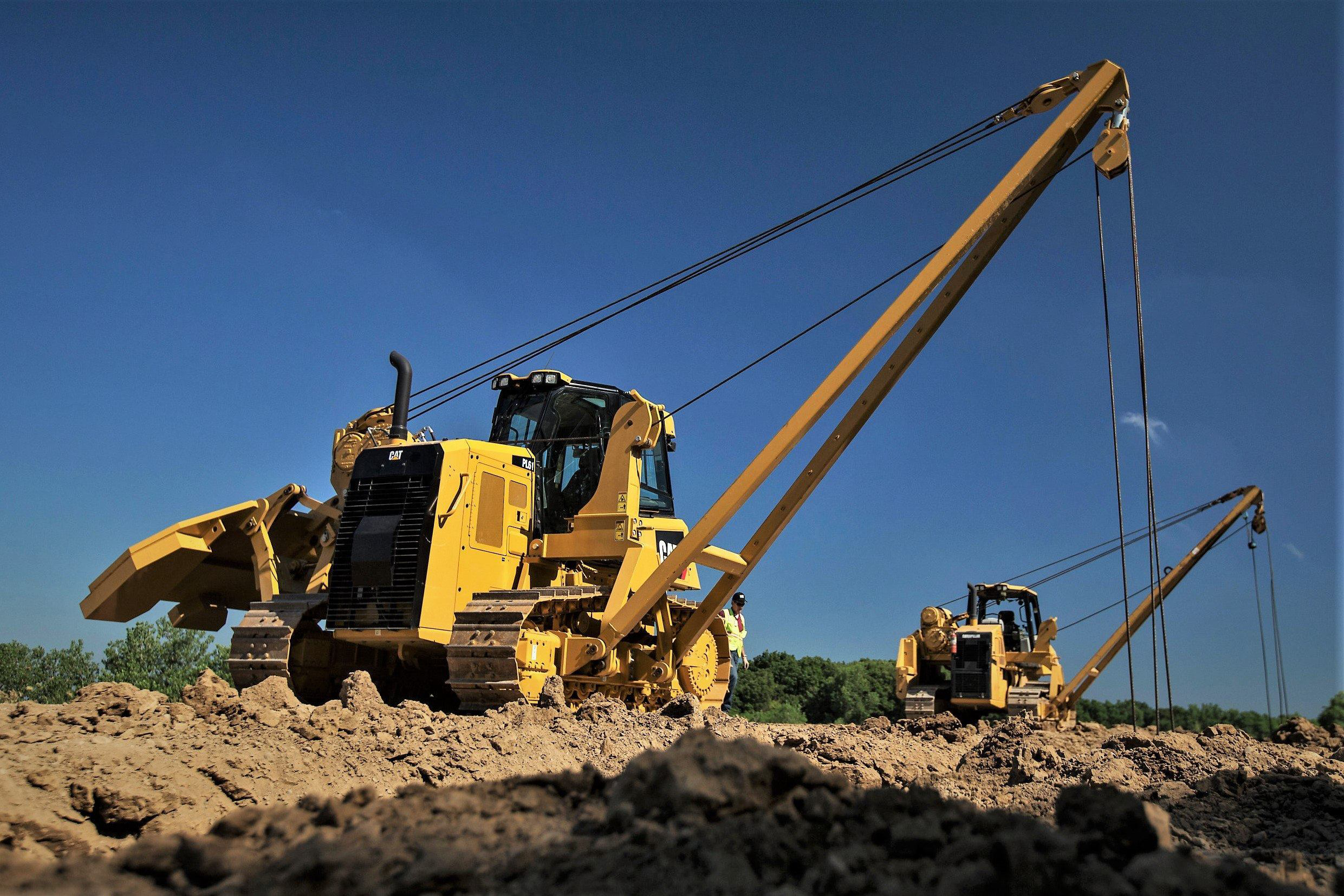 Cat PL61 pipelayer 1