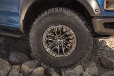 2019 Ford F-150 Raptor off road tires