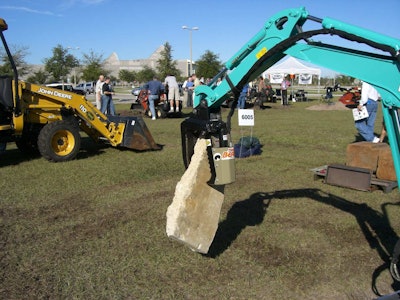 Daniel Mfg. Trench Break Grapple