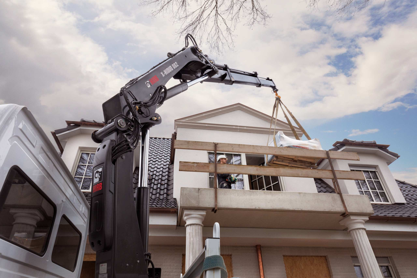 Hiab updates 4- to 12-ton range of loader cranes | Equipment World