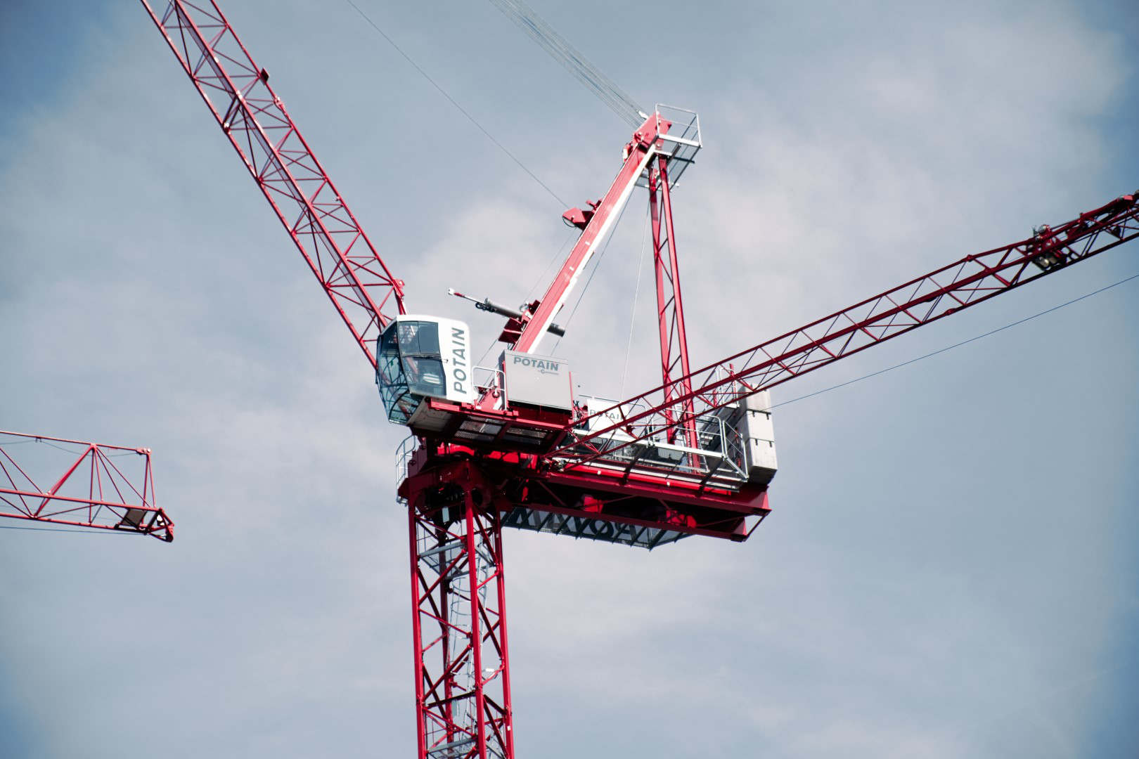 Manitowoc Debuts Potain MR 160 C Luffing Jib Tower Crane | Equipment World