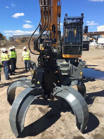 Grapple in Operation