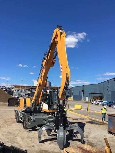 Grapple Digging in Sand