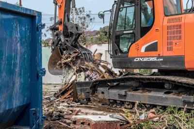 Doosan hydraulic clamp on a Doosan crawler excavator