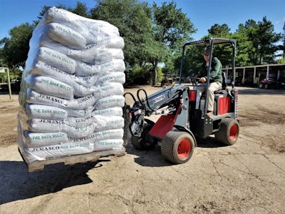 Knikmops KM100 Intrepid