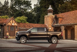 2018-SEMA-Chevrolet-Silverado-HighCountry-Concept-002