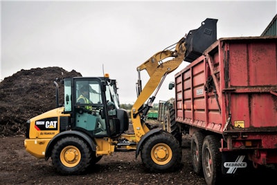 CAT 906M