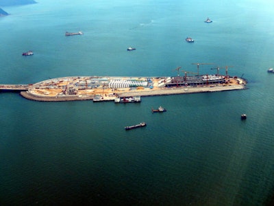 One of two manmade islands linking the Hong Kong-Zhuhai-Macau Bridge spans and tunnel. Credit: Stomatapoll, Wikipedia