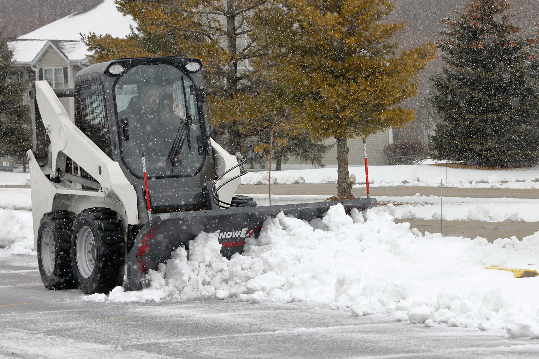 SnowEx Oscillating Skid-Steer Plow Mount