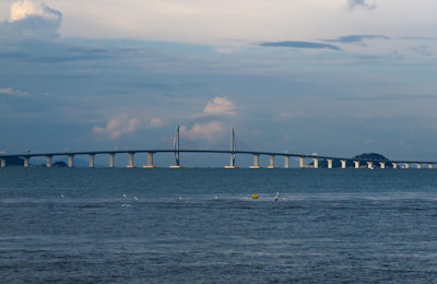 A view of the west section of the Hong Kong-Zhuhai-Macau Bridge. Credit: N509FZ, Wikipedia