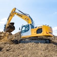 liebherr-r924-g8-crawler-excavator-back-300dpi