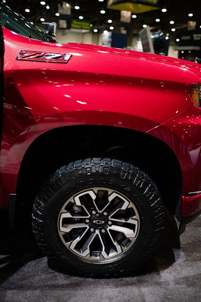 2019 Chevy Silverado RST Off-Road tire and wheel well