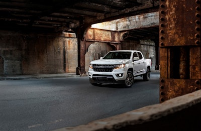 The street-focused 2019 RST is based on the LT trim and adds monochromatic exterior offset with black beltline and body side moldings. It also adds a black tailgate bowtie, Colorado and RST badges. The RST is also the first Colorado to offer 20-inch wheels – finished in low-gloss black.