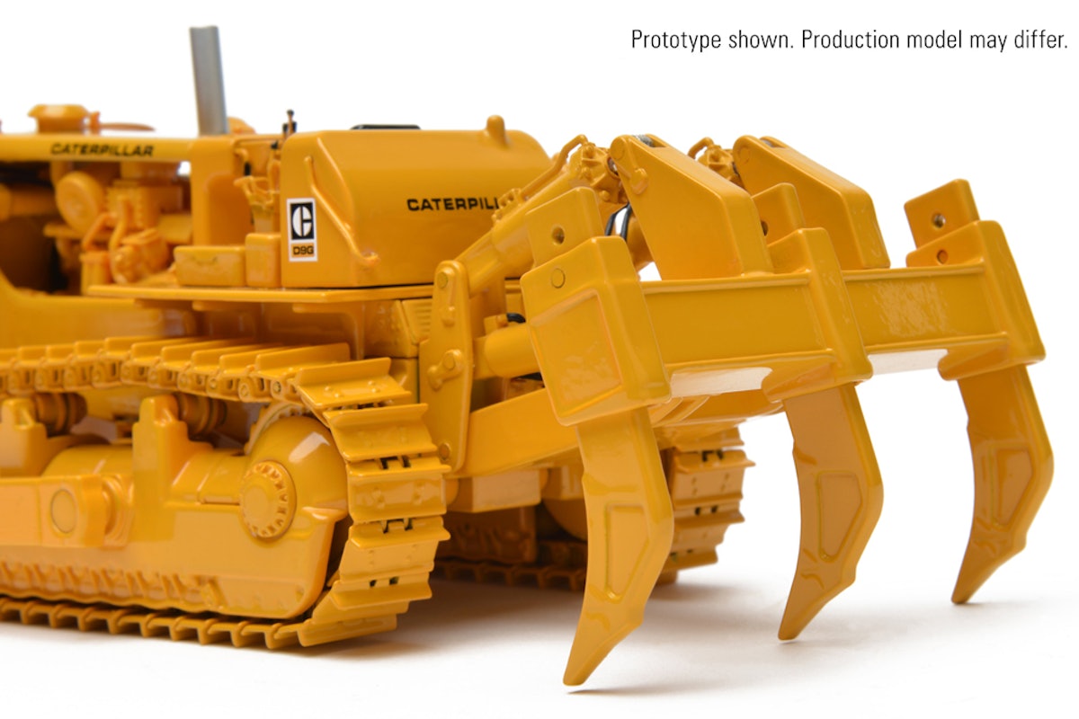 Vintage Caterpillar D9G dozer scale model with 9R rip blade