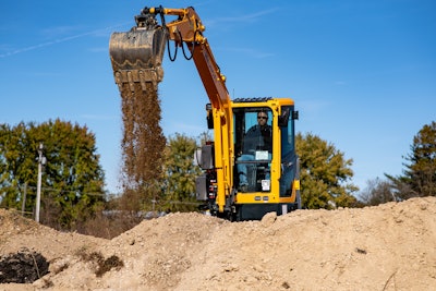 Hce Cummins Electric Mini Excavator