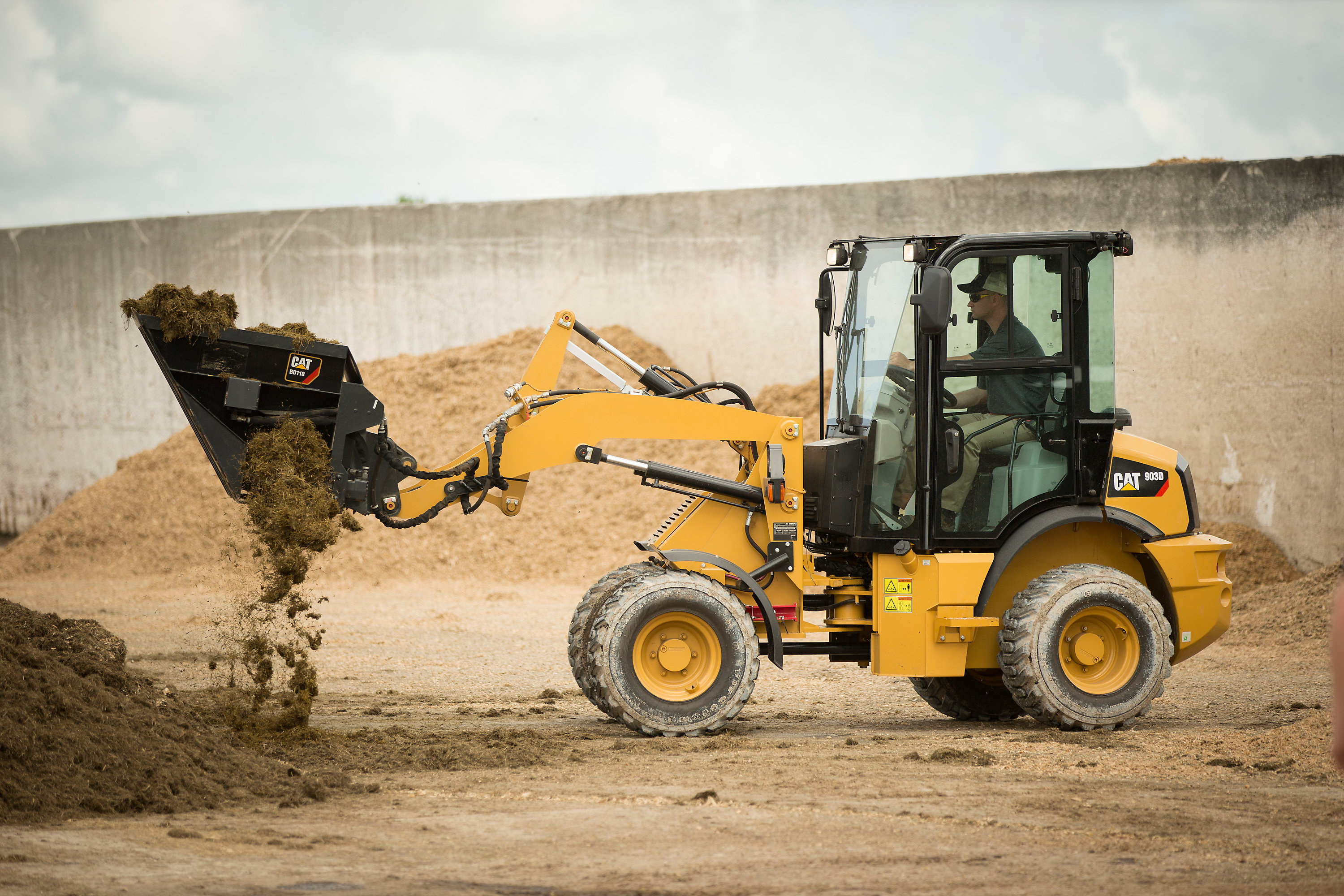 Caterpillar Introduces Revamped 903 Compact Wheel Loader | Equipment World