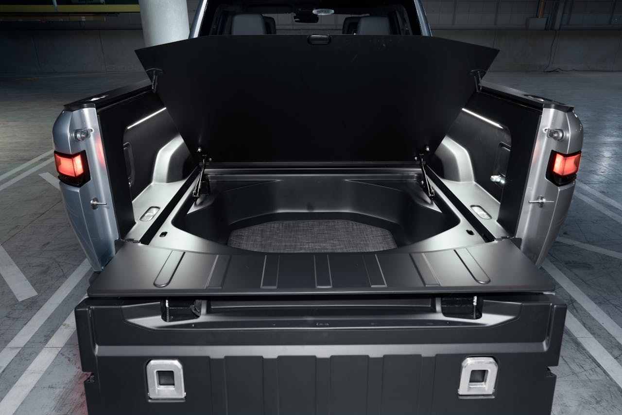 Rivian R1T ™ All-Electric Truck Storage in Truck Bed