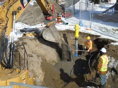 Cat excavator with tiltrotator