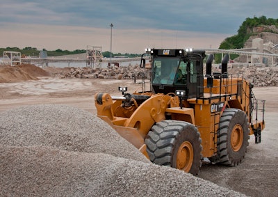 Caterpillar 990K Aggregate Handler