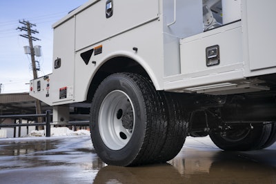 Although the overall vehicle is the same size as an F-550, F-600 uses upgraded driveline and chassis components, as well as higher-weight-rated 19.5-inch tires and wheels to help it achieve a higher GVWR.