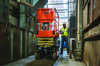 JLG equipment with mobile control app access