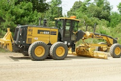 Komatsu GD655-7 motor grader 4