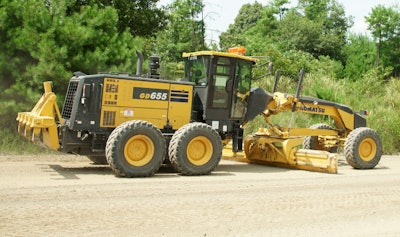 Profile of the Komatsu GD655-7 Motor Grader
