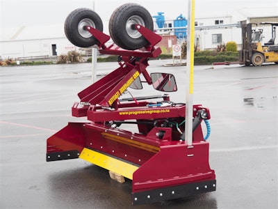 The SharpGrade’s wheels retract for grading with the dozer blade and for easier transport.