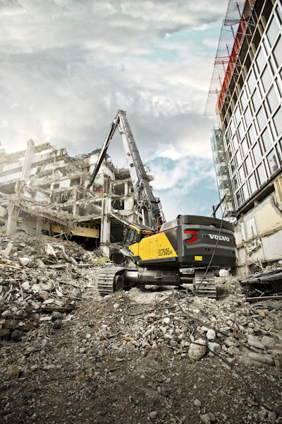 Volvo’s EC750E HR High Reach Crawler Excavator
