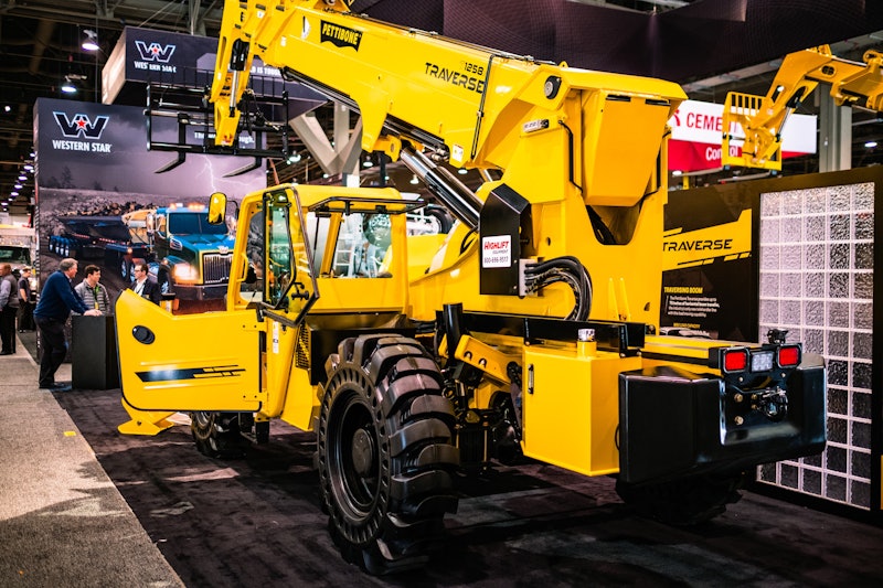 Pettibone introduces Traverse telehandler with sliding boom | Equipment ...