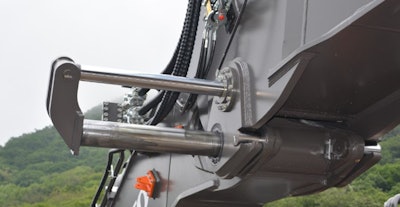 Two-pin hydraulic lock mechanism