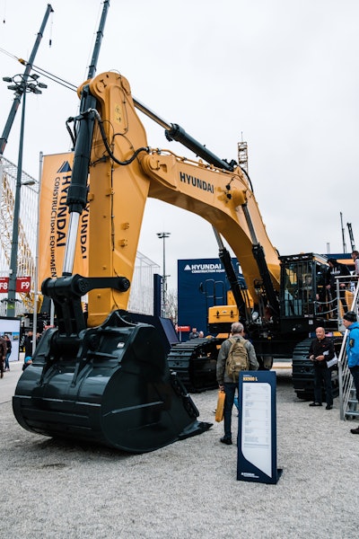 hyundai construction equipment HX900 L crawler excavator