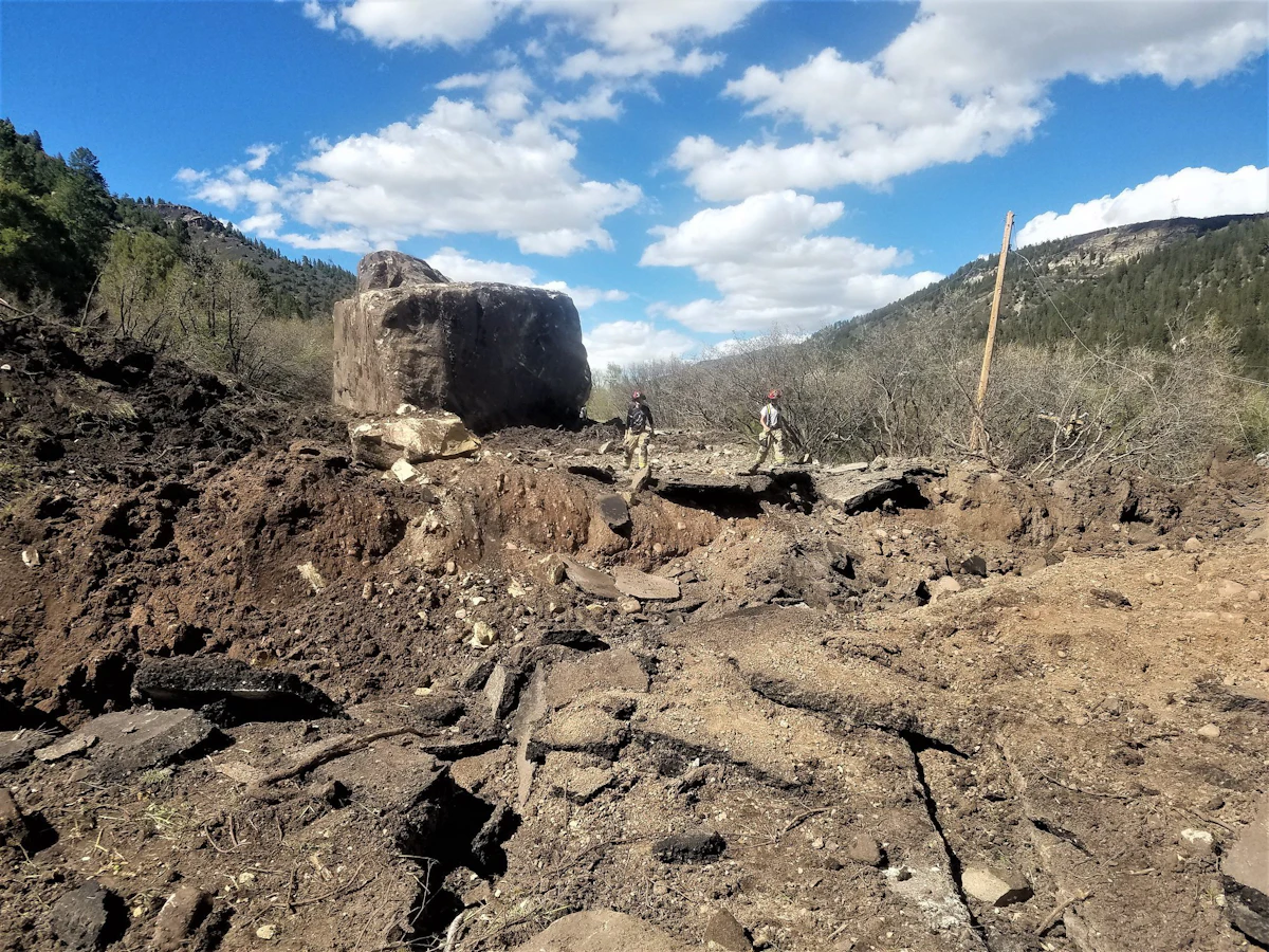 Colorado DOT blasts massive boulder blocking highway | Equipment World