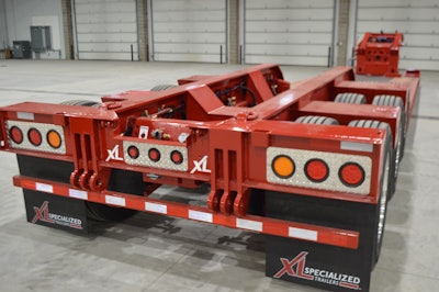 XL Specialized Trailers Low-Profile Hydraulic Detachable Gooseneck trailer