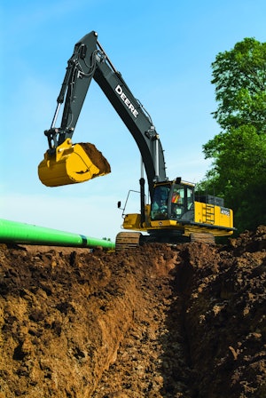 Deere intros 470G LC with factory-equipped grade guidance