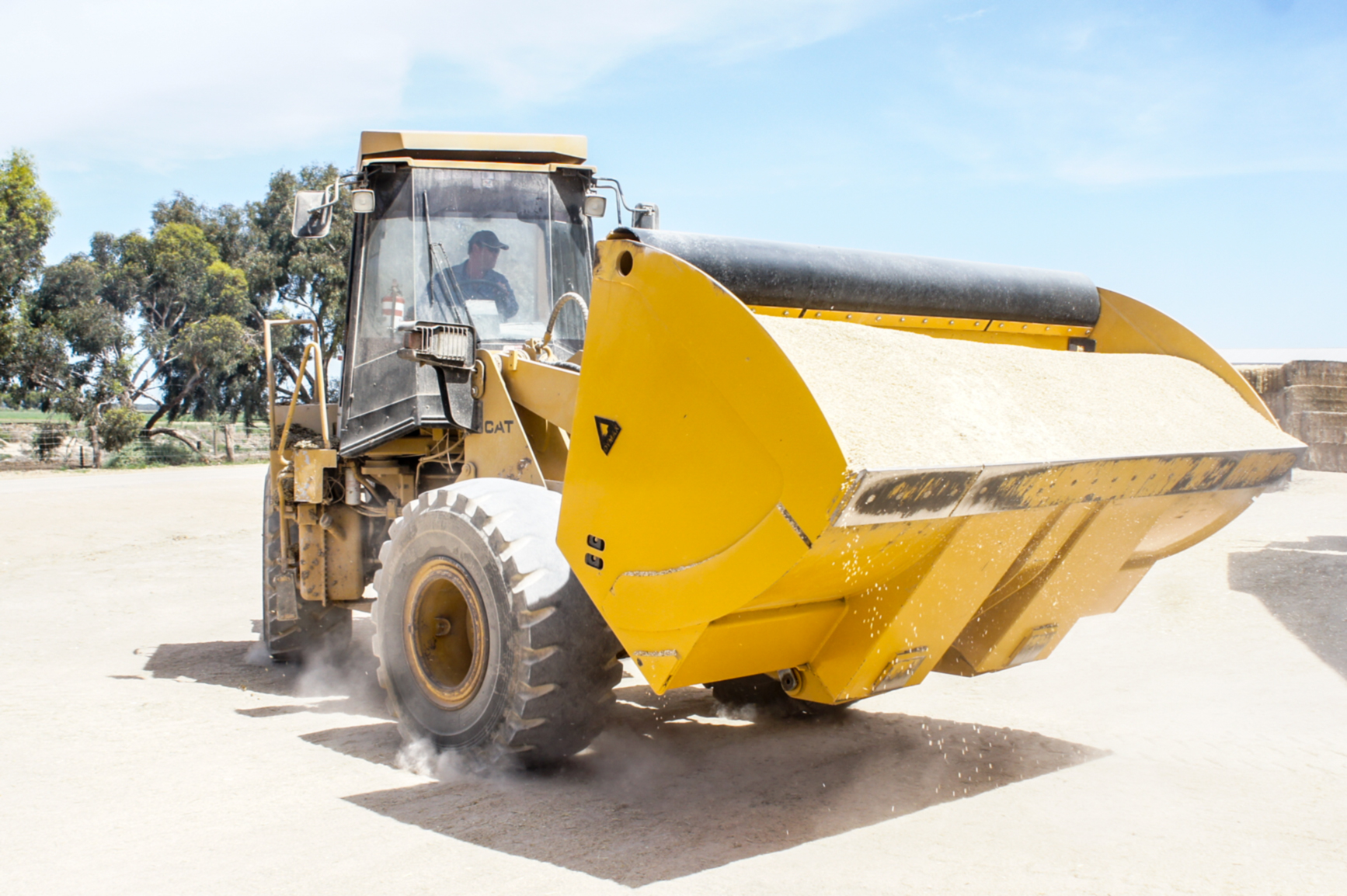 Dymax Pushout Bucket