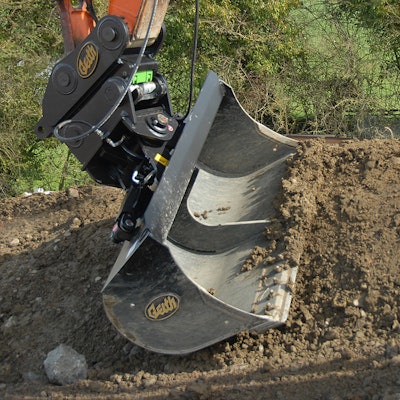 Geith Tilt Bucket
