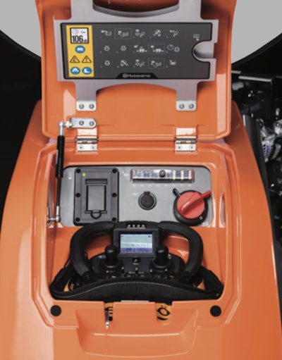 The LP 9505’s battery and storage compartment.