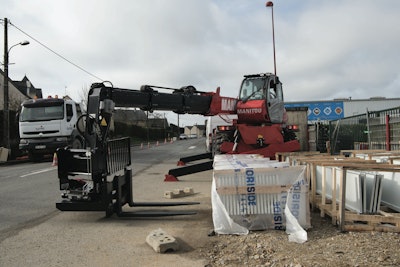 Manitou 360-degree Rotating Fork Carriage
