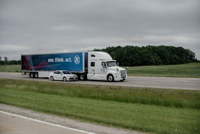 ZF’s lane change assist uses side-mounted radar to detect a vehicle in the truck’s blind spot before alerting the truck driver with a vibration in the steering wheel.