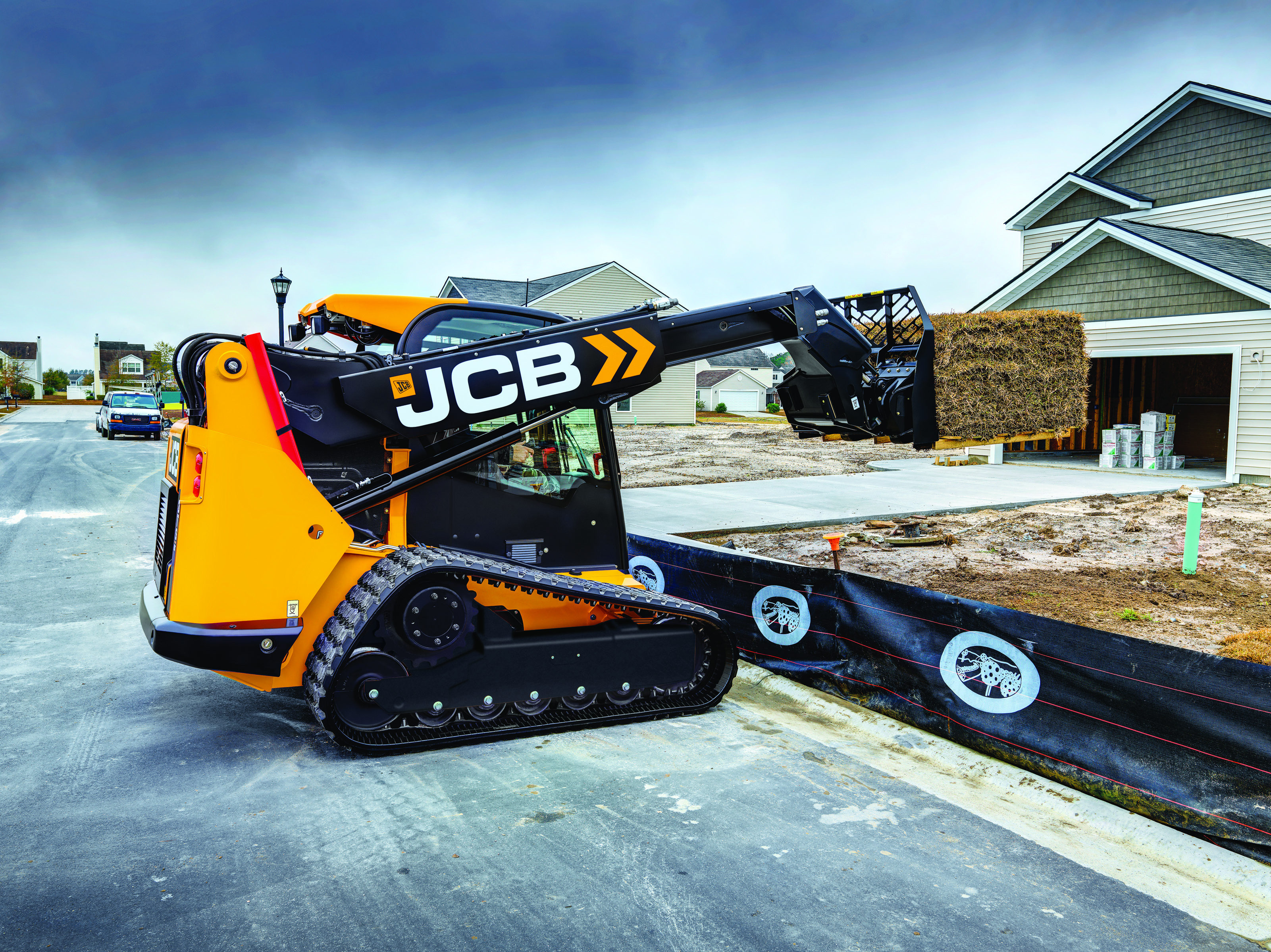 JCB_Teleskid_compact-track-loader