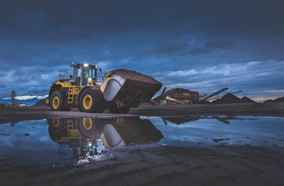 The new 844L with Aggregate Handler package.