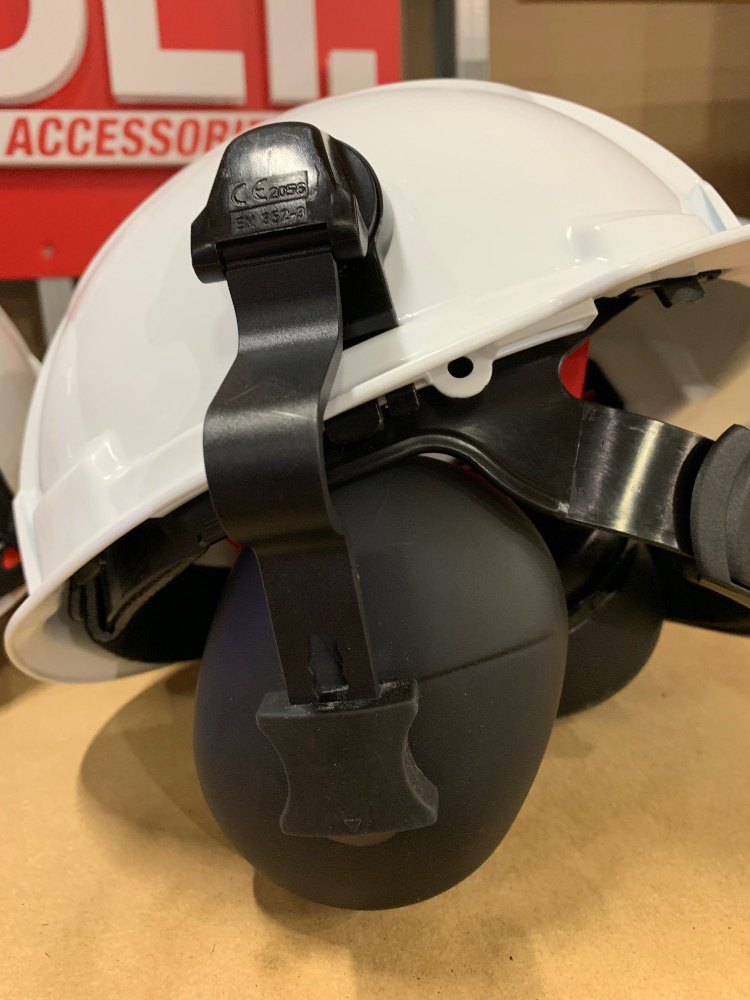 Milwaukee transforms the hard hat into a working tool and accessory