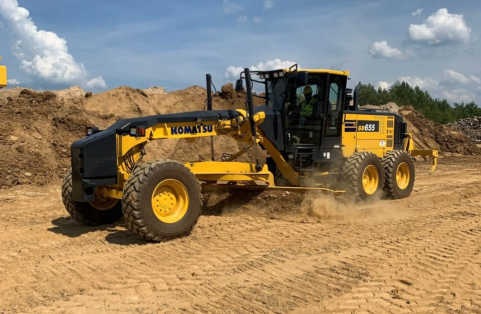Komatsu GD655-7 grader