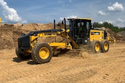 Komatsu GD655-7 grader